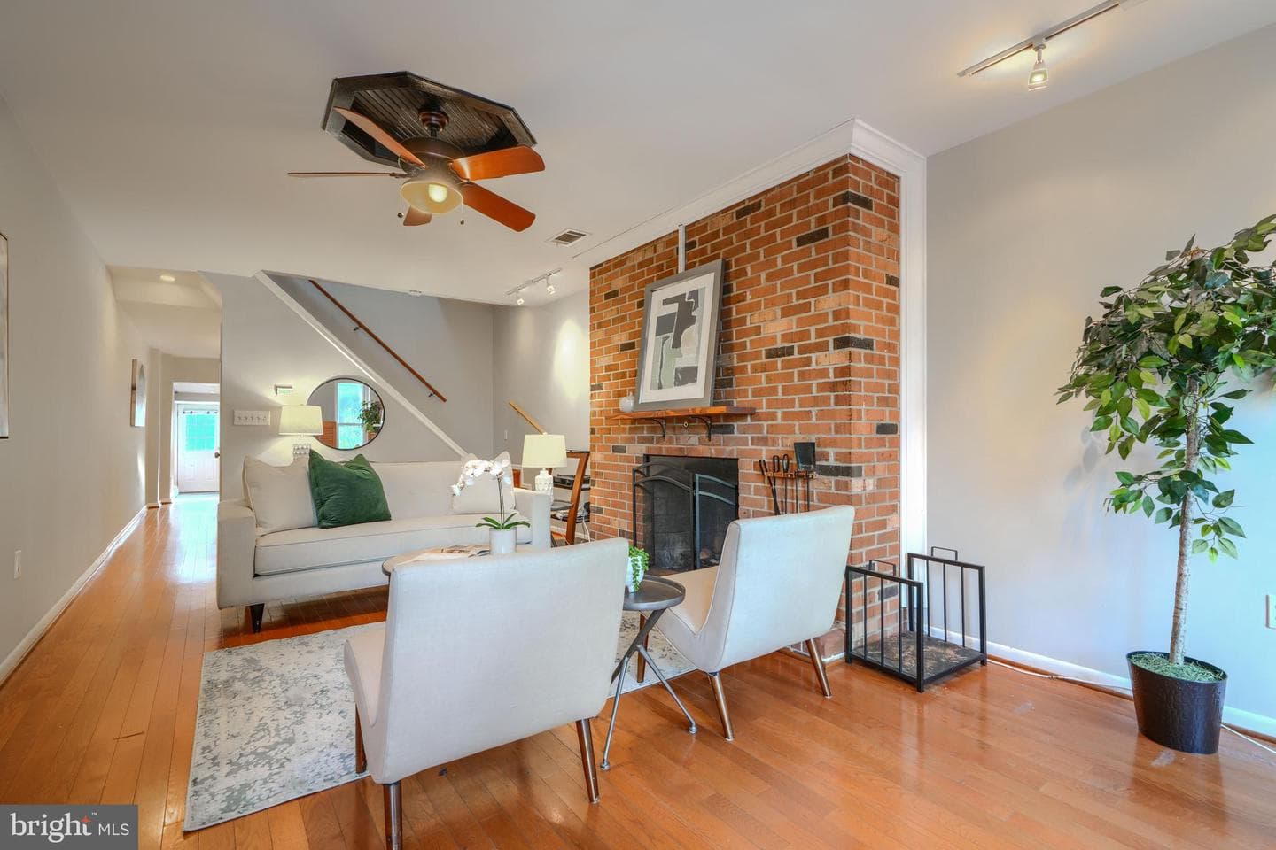 1416 Marshall Street photo 3