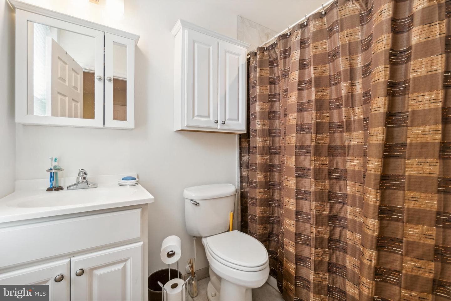 824 S Kenwood Avenue photo 21
