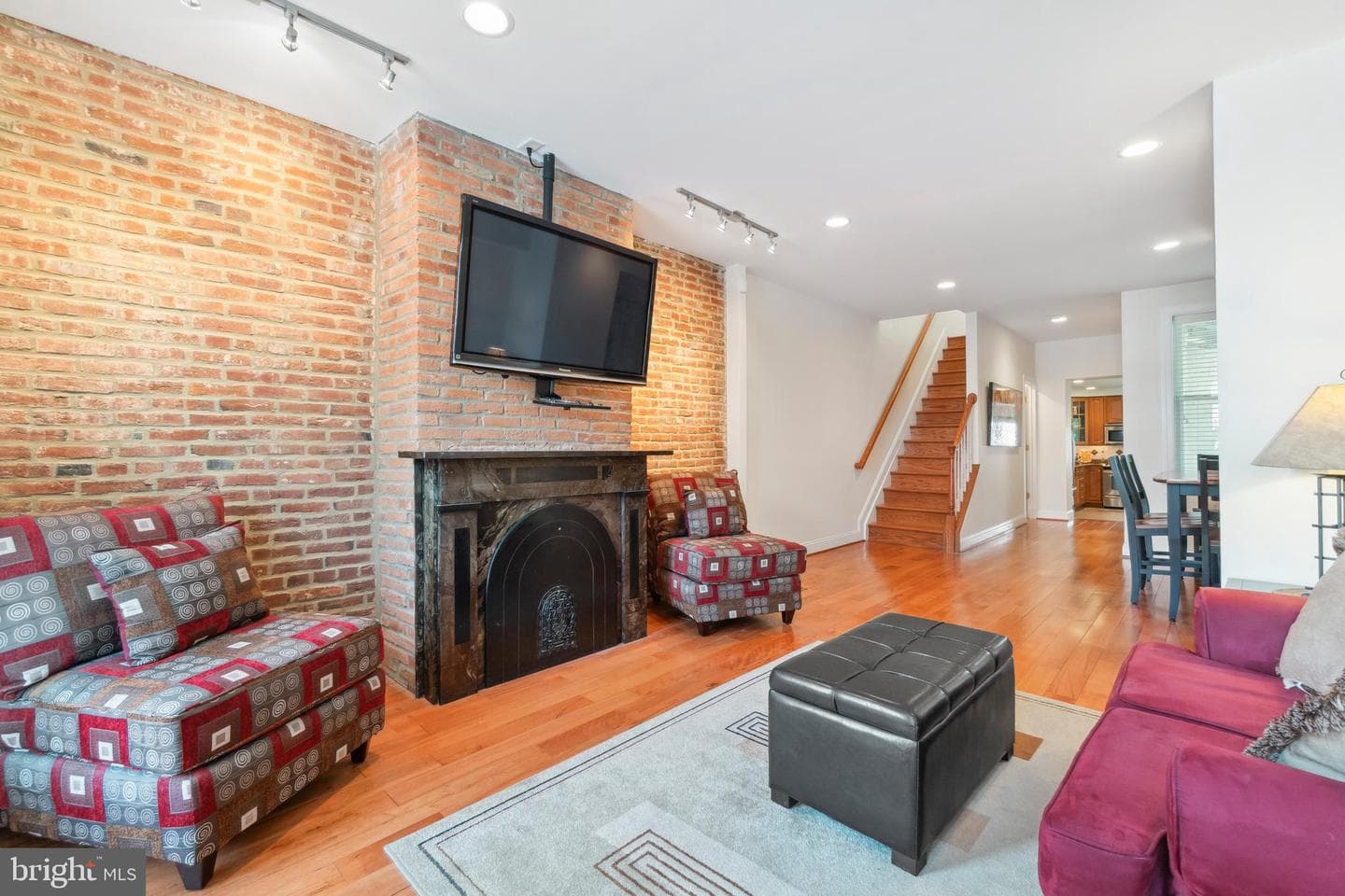 824 S Kenwood Avenue photo 6