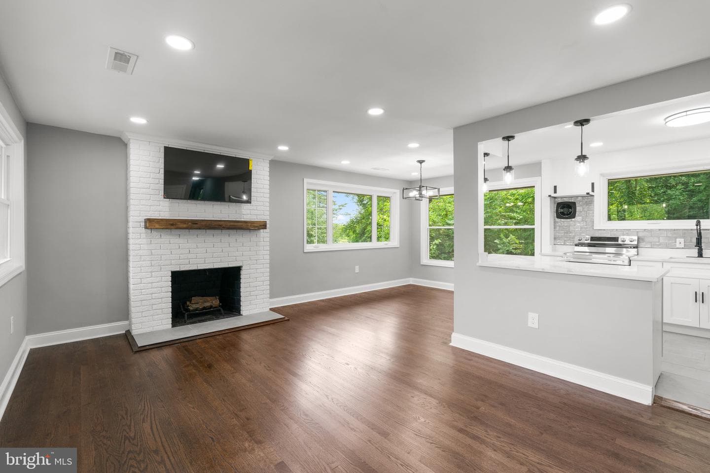 3905 Glenmore Avenue photo 8
