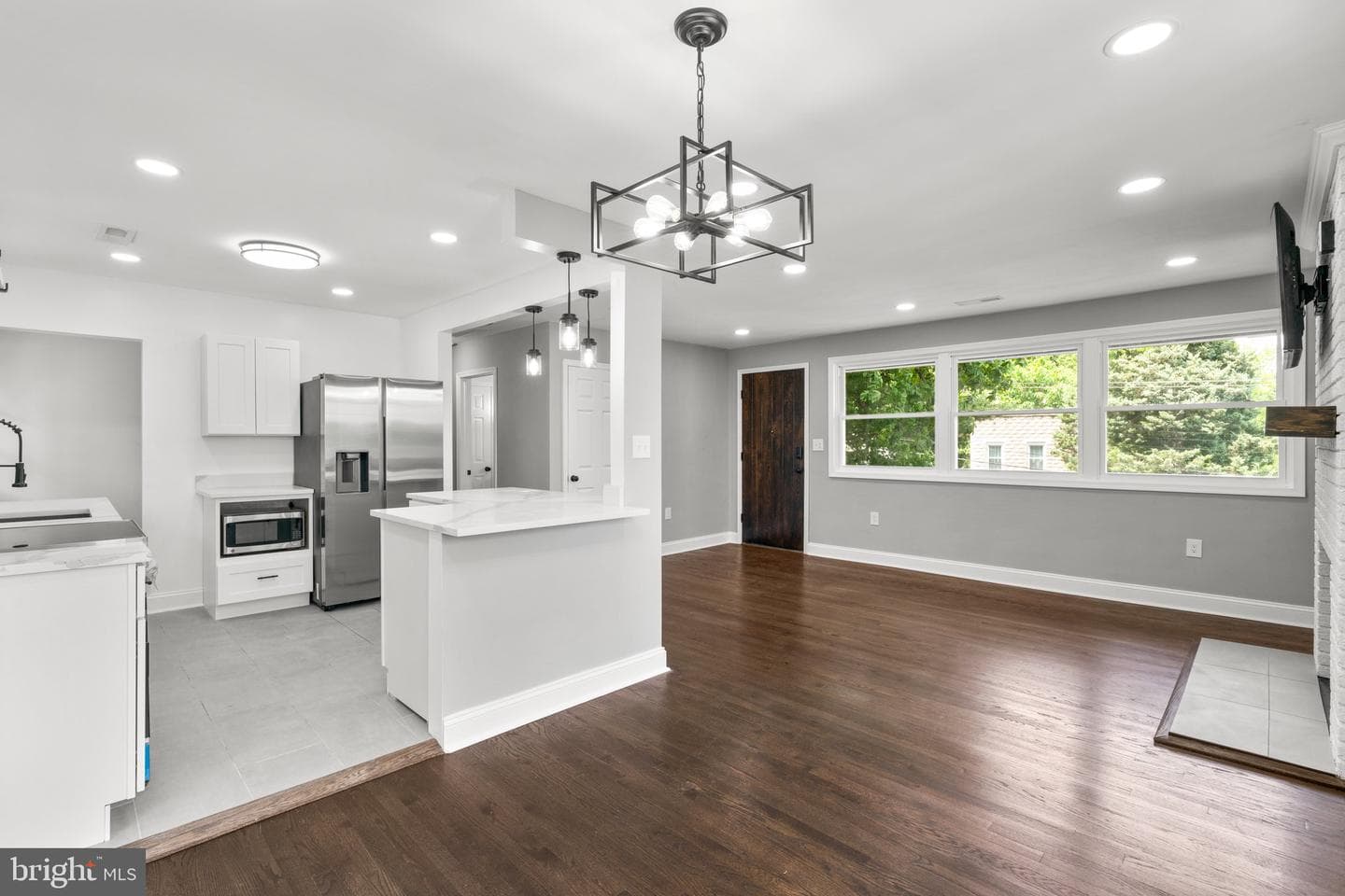 3905 Glenmore Avenue photo 9