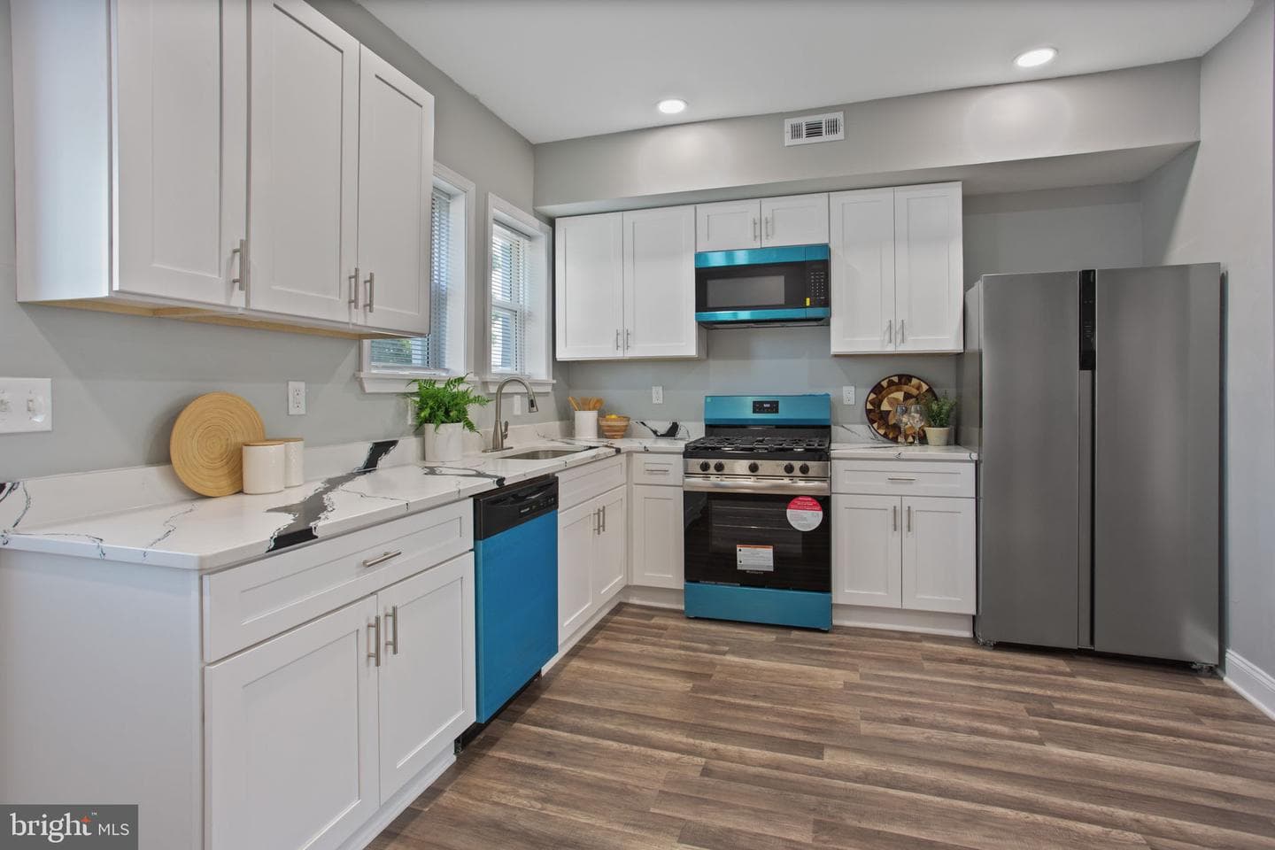 2807 Waldorf Avenue photo 10