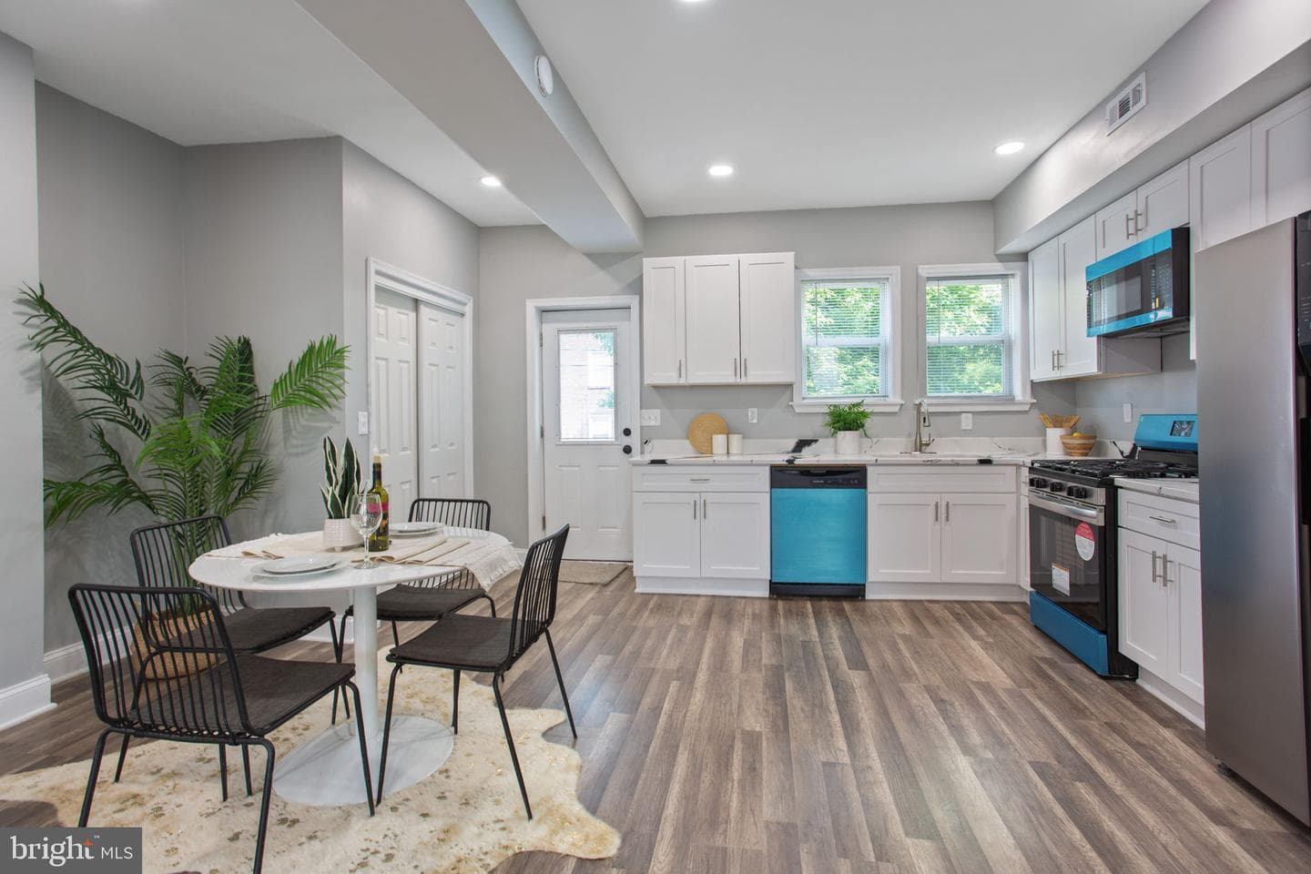 2807 Waldorf Avenue photo 8