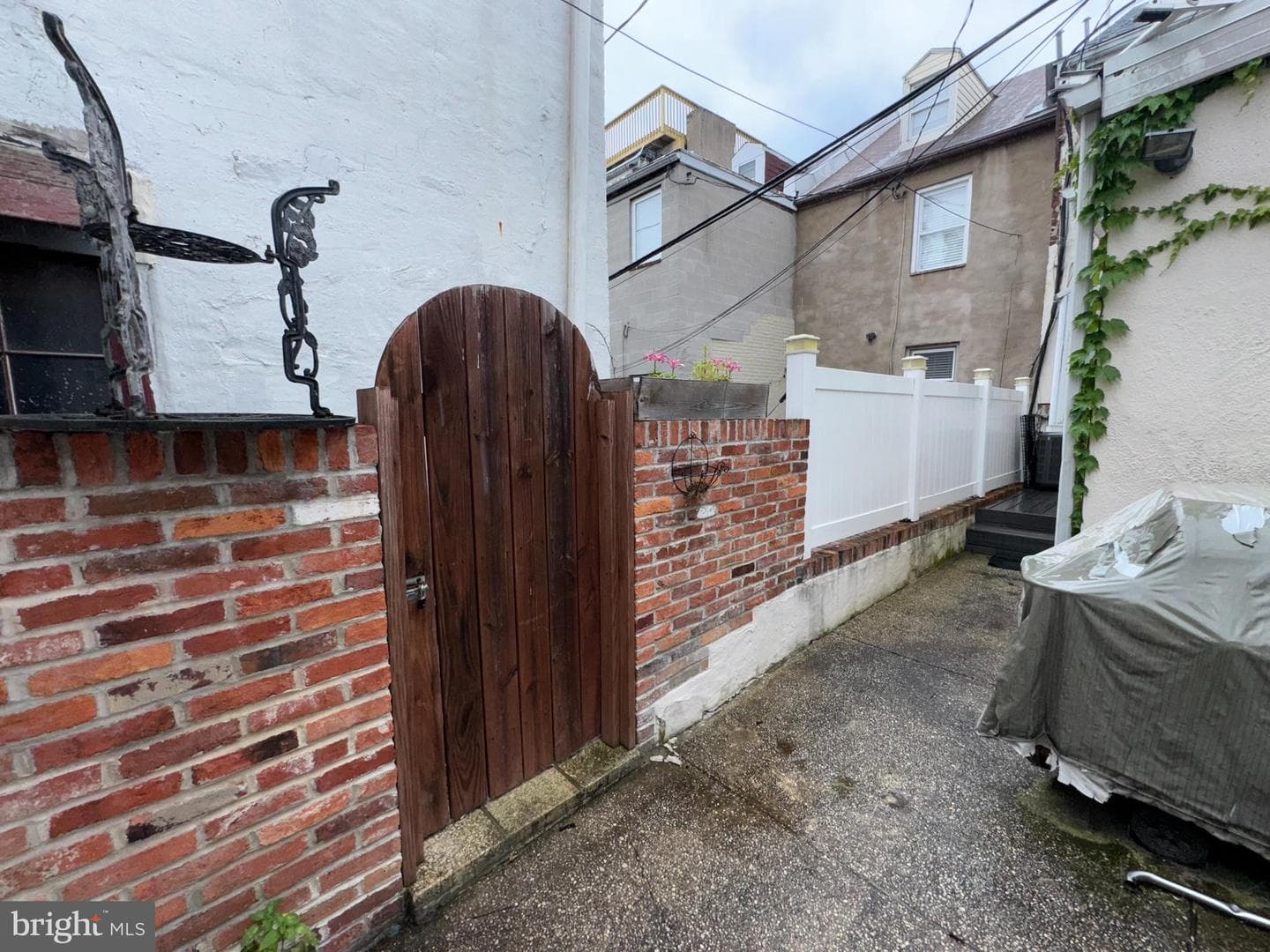 1008 Stiles Street photo 45