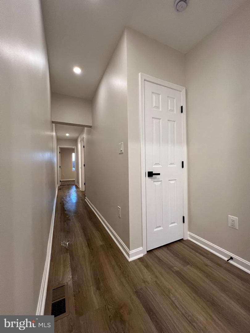 2113 N Longwood Street photo 27