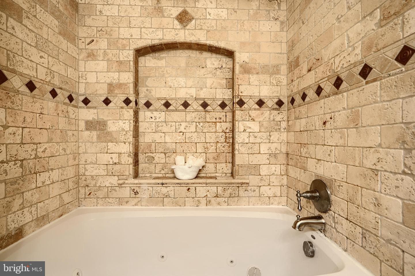 109 S Curley Street photo 23