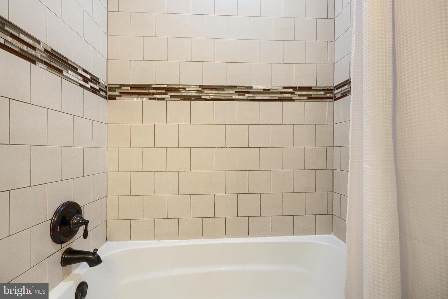 109 S Curley Street photo 28