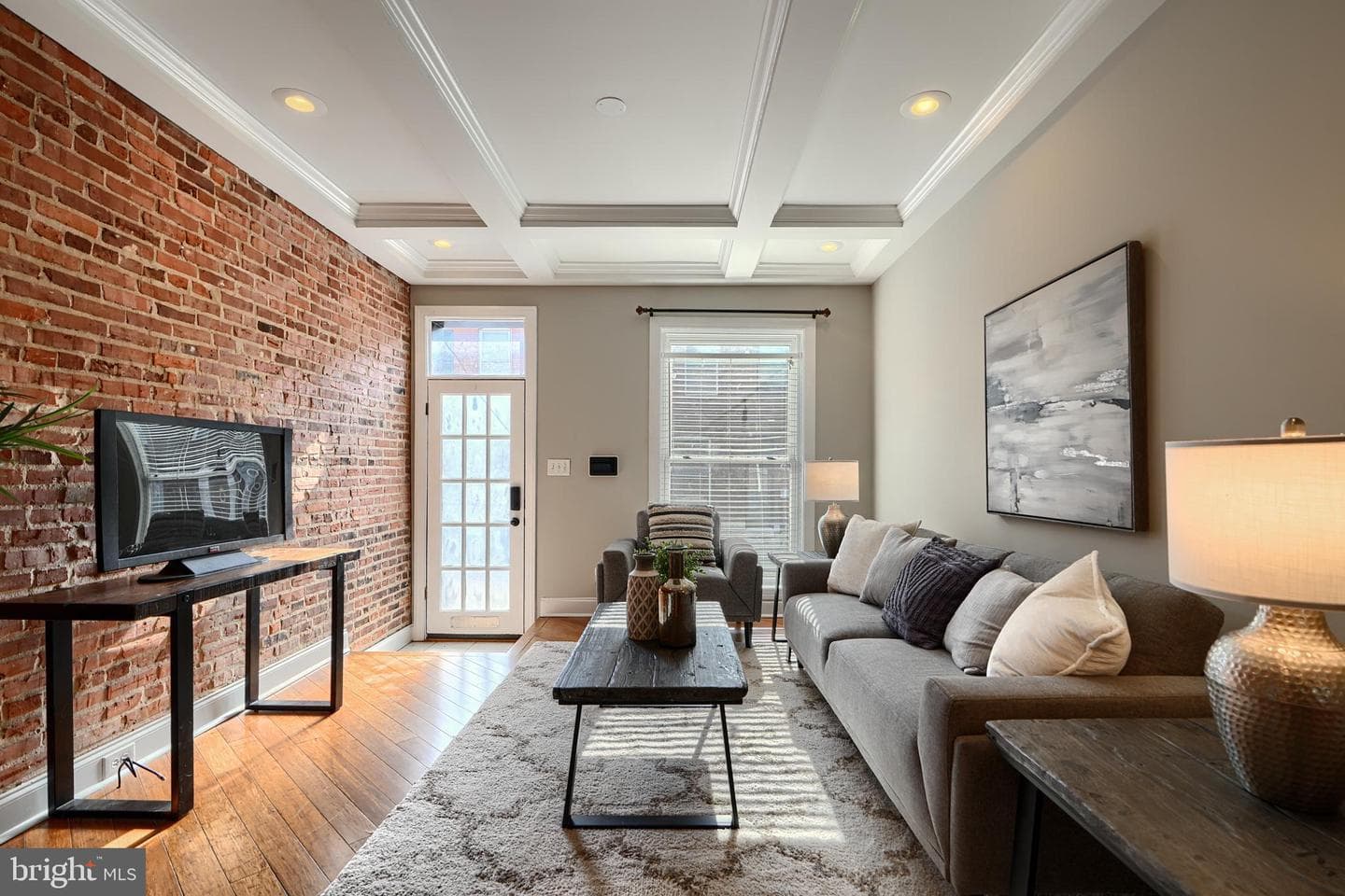109 S Curley Street photo 4