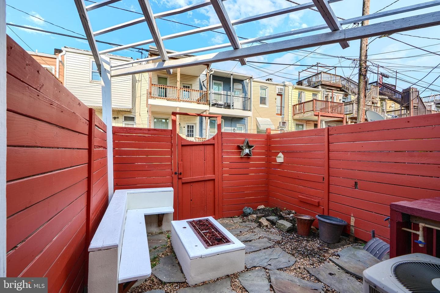 109 S Curley Street photo 42