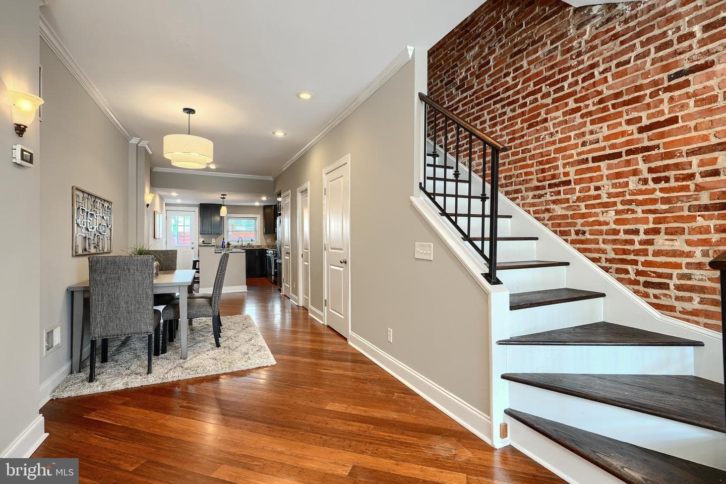 109 S Curley Street photo 7