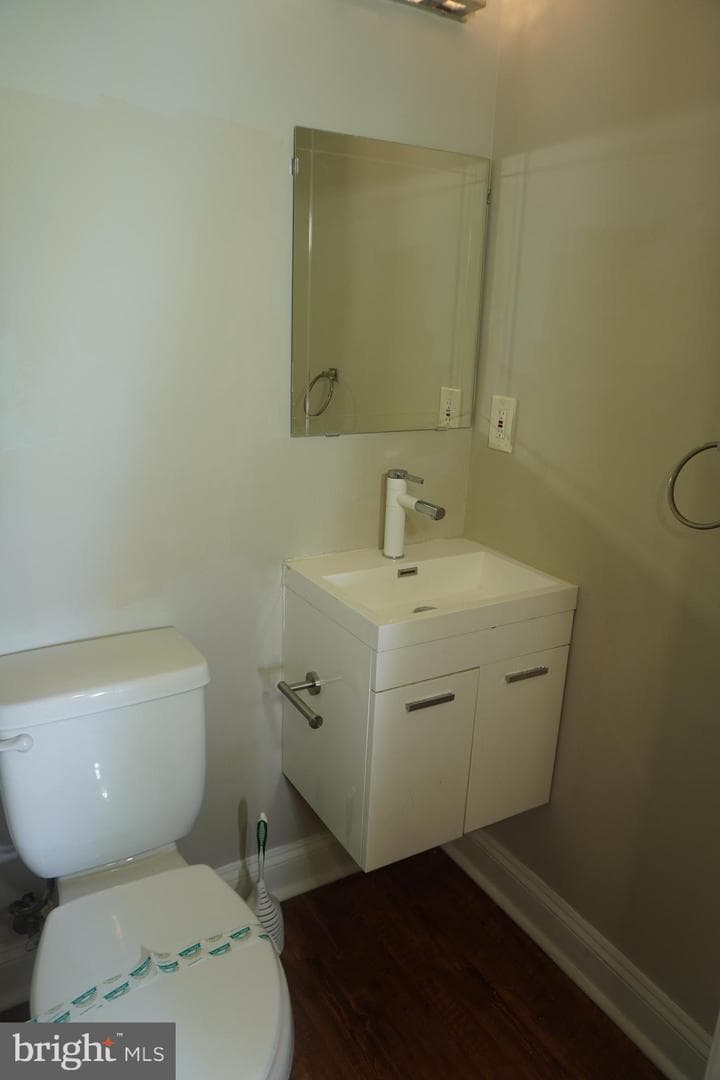 227 N Rose Street photo 15