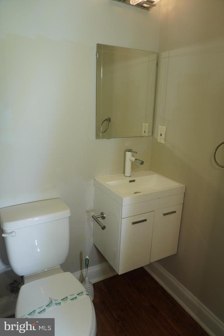 227 N Rose Street photo 16