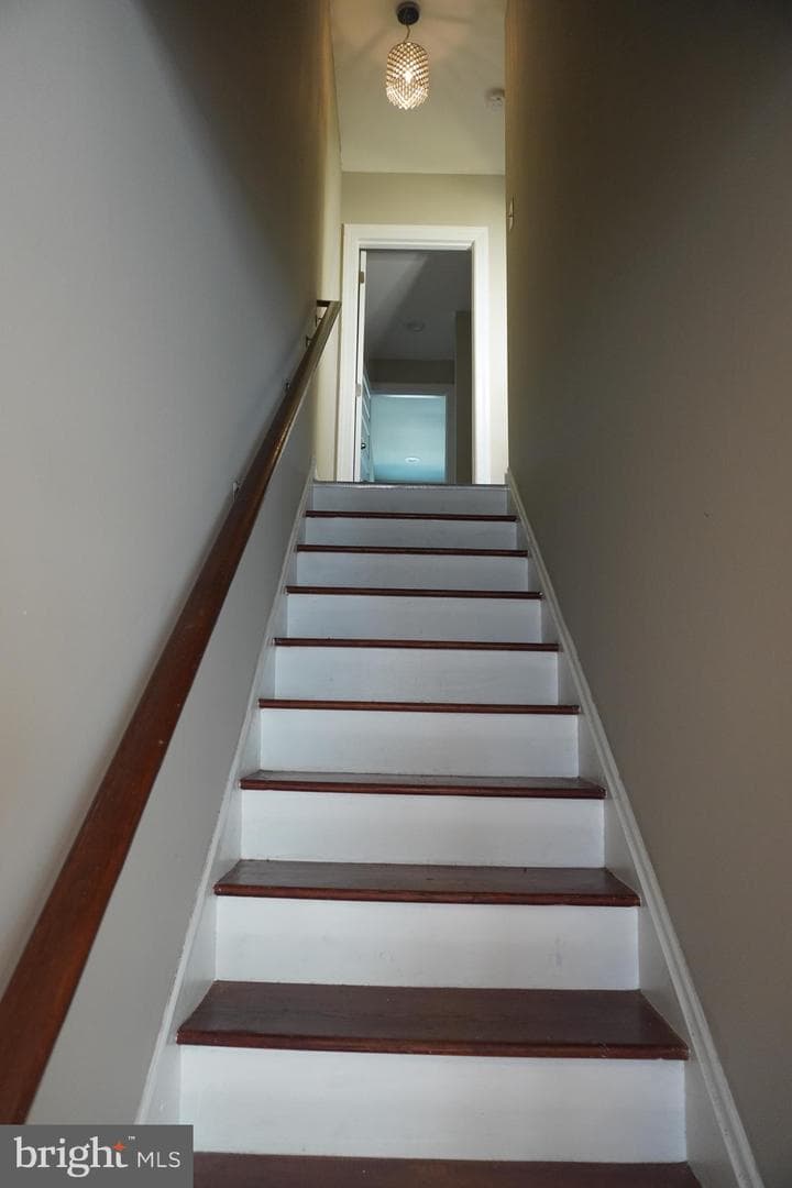 227 N Rose Street photo 17