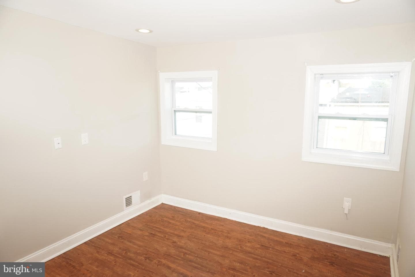 227 N Rose Street photo 20