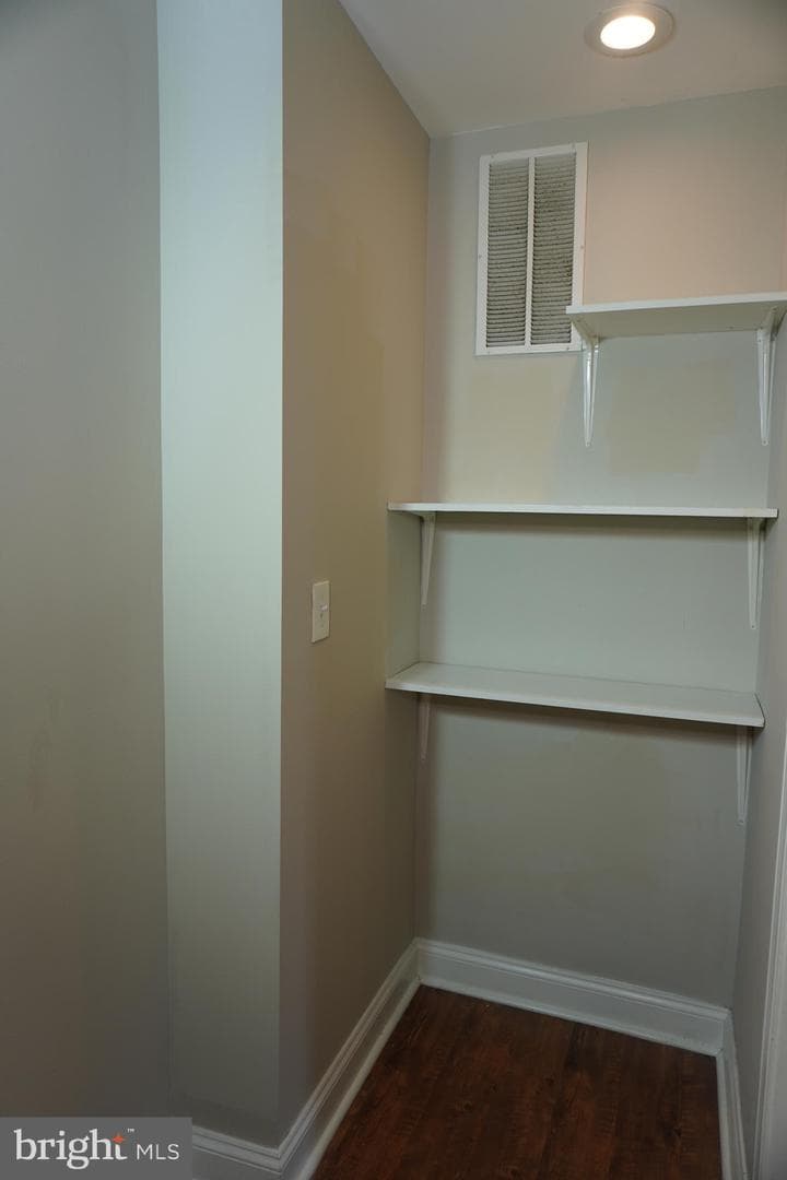 227 N Rose Street photo 26