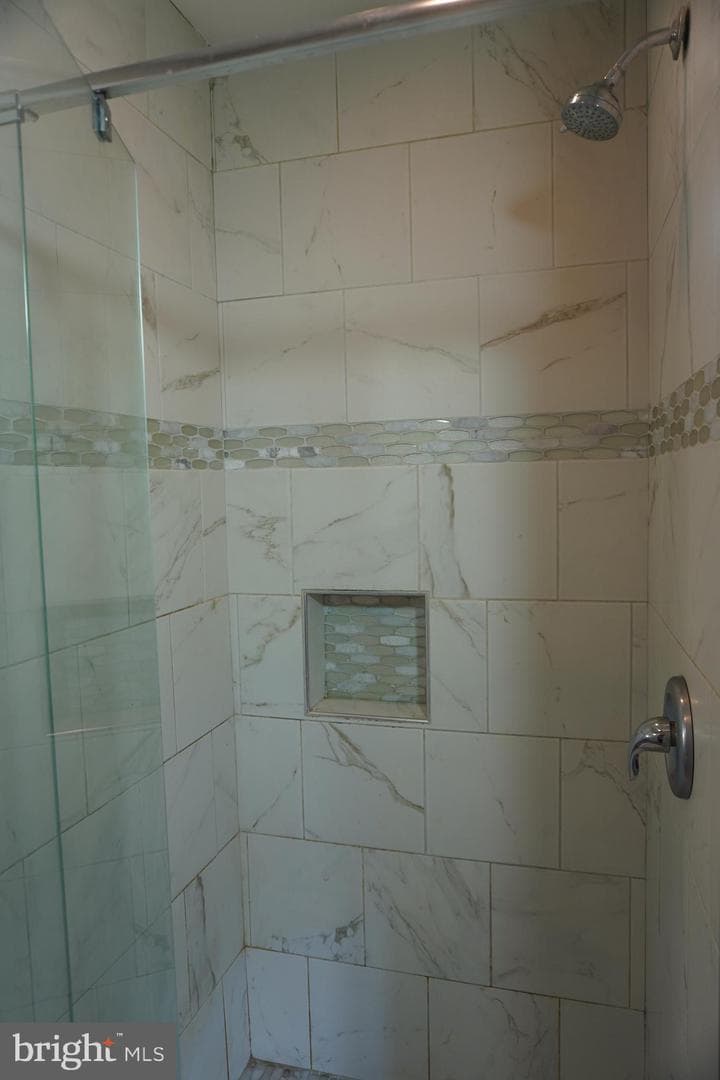 227 N Rose Street photo 30