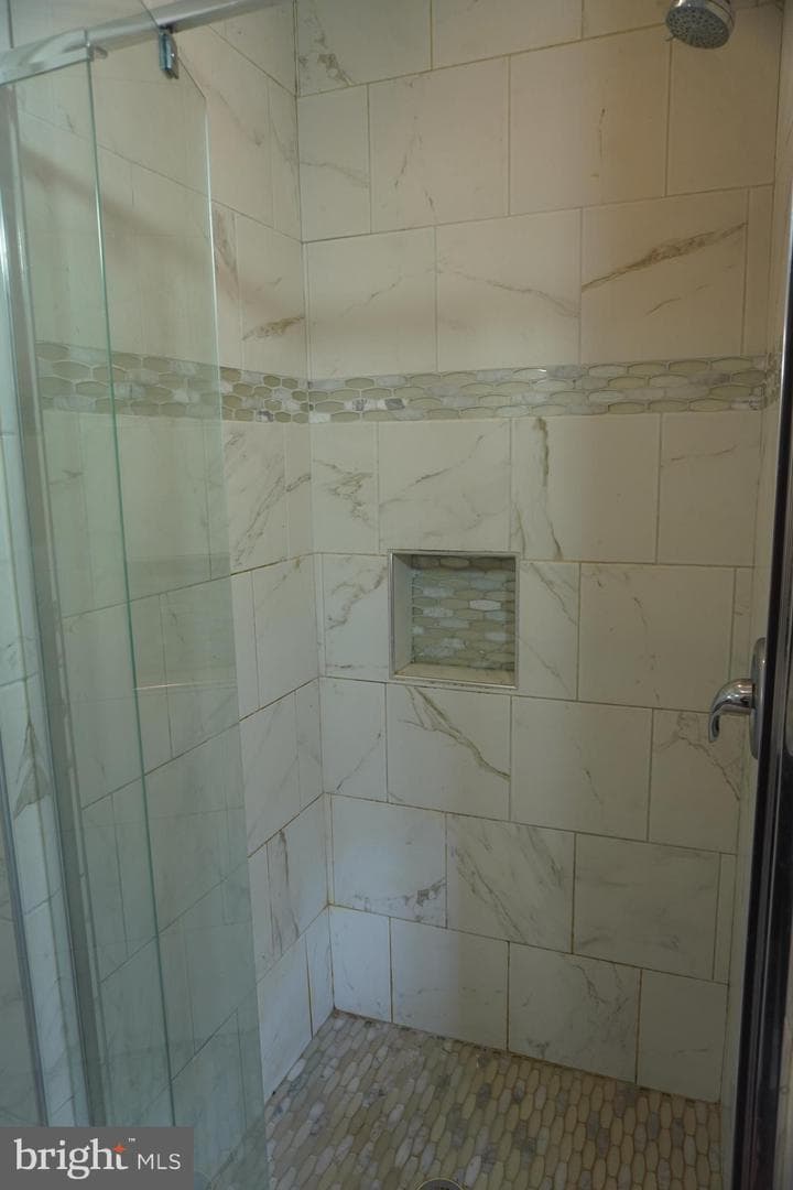 227 N Rose Street photo 31