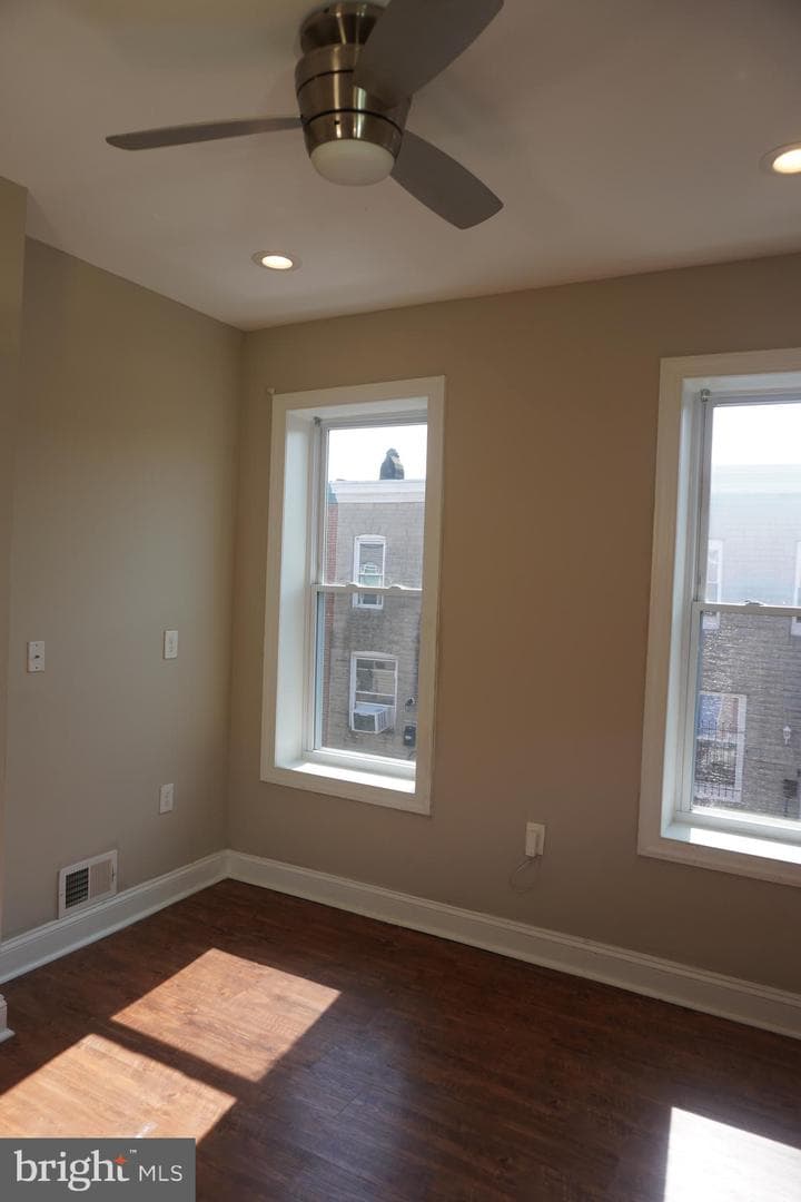 227 N Rose Street photo 35