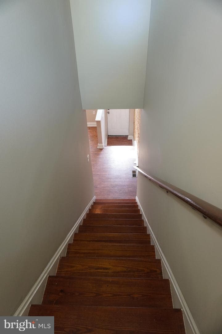 227 N Rose Street photo 39