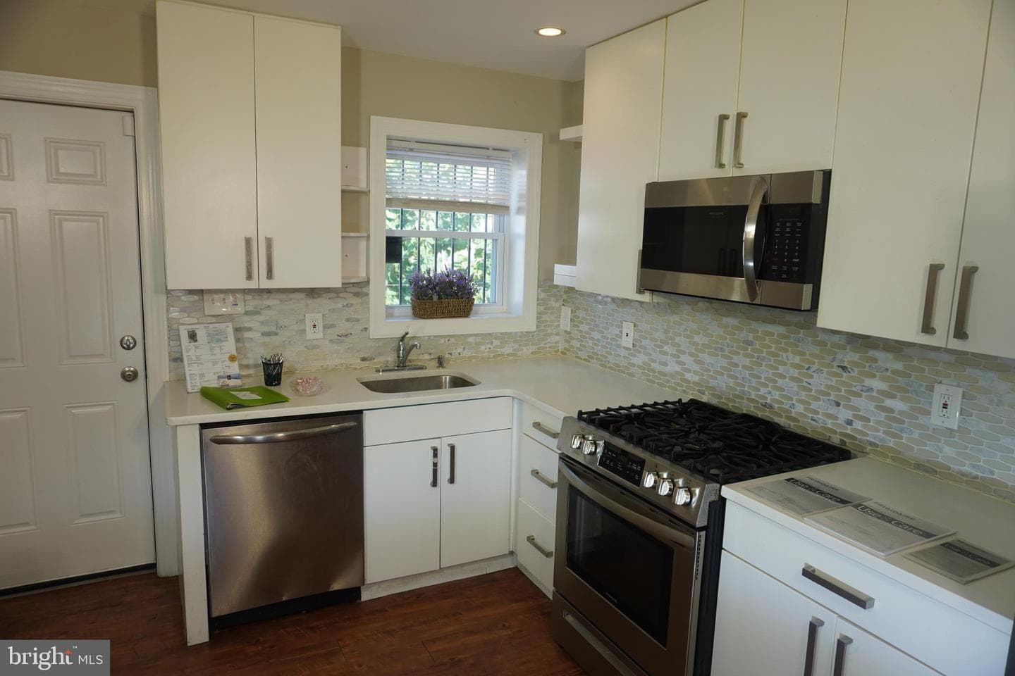 227 N Rose Street photo 9