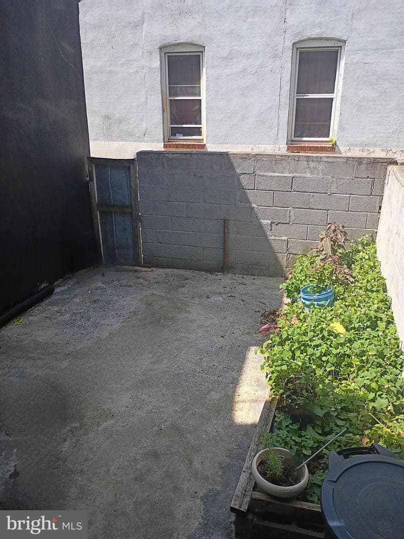 916 S Carey Street photo 9