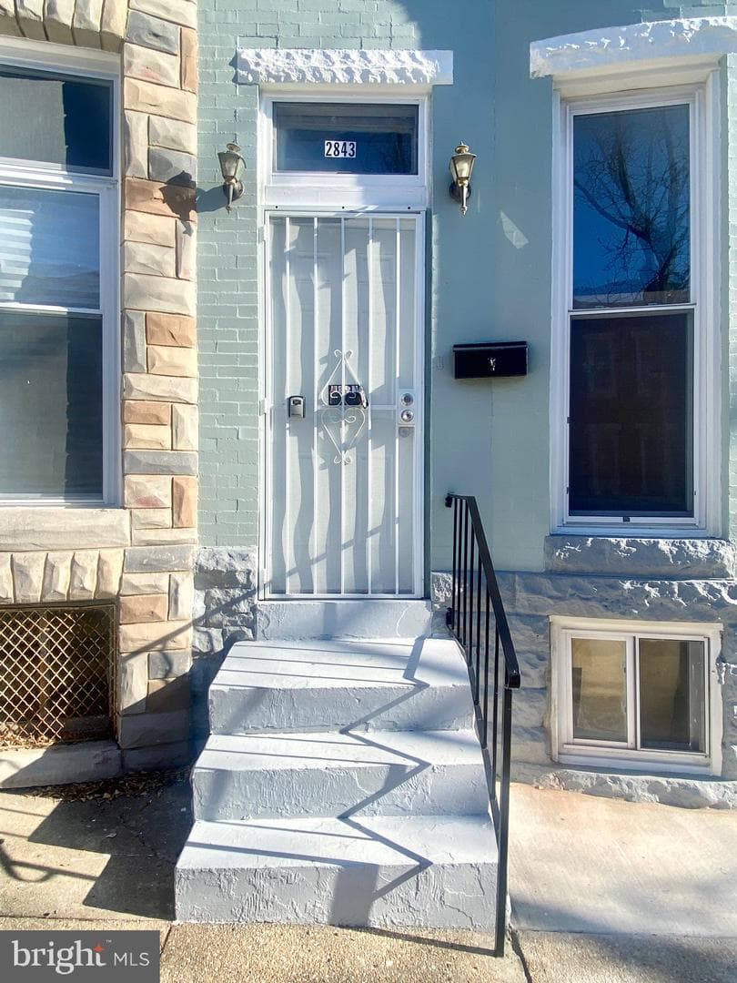 2843 Woodbrook Avenue photo 2