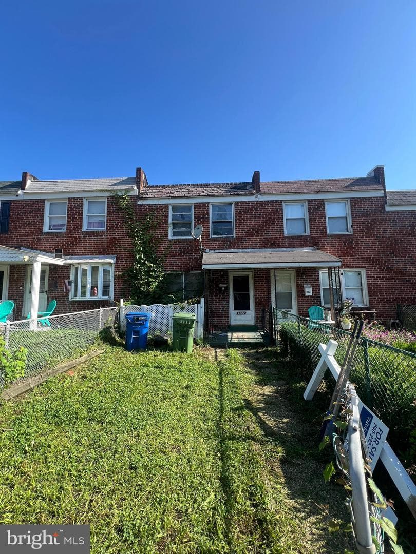 1422 Locust Street photo 2