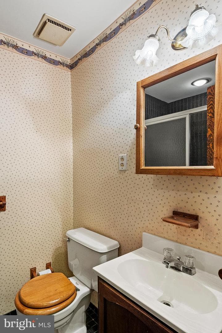 135 W Hill Street photo 33
