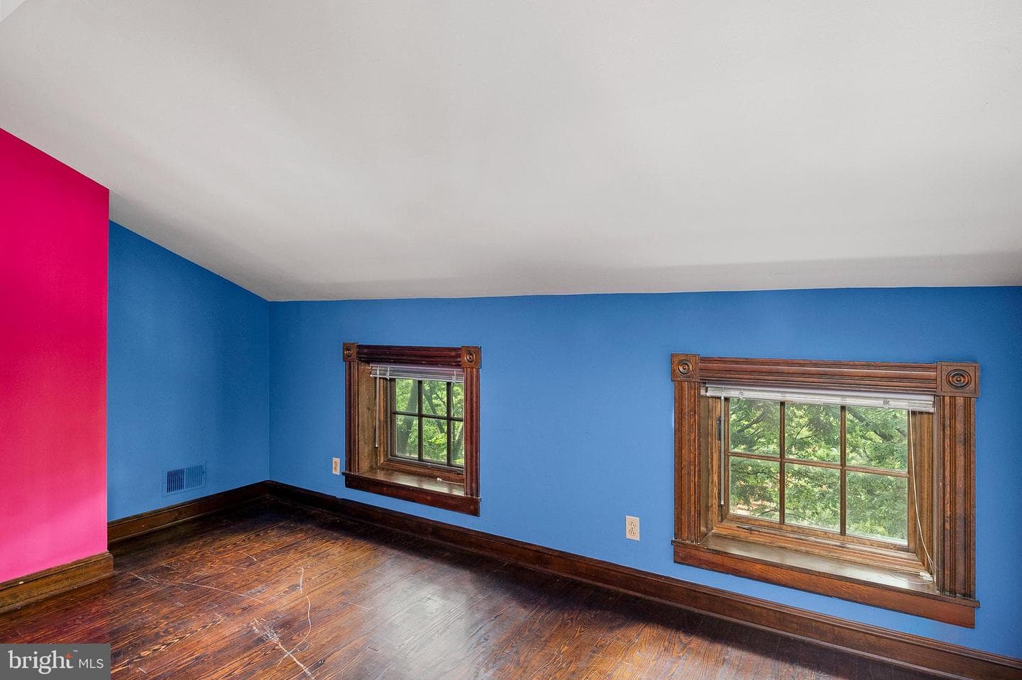 135 W Hill Street photo 35