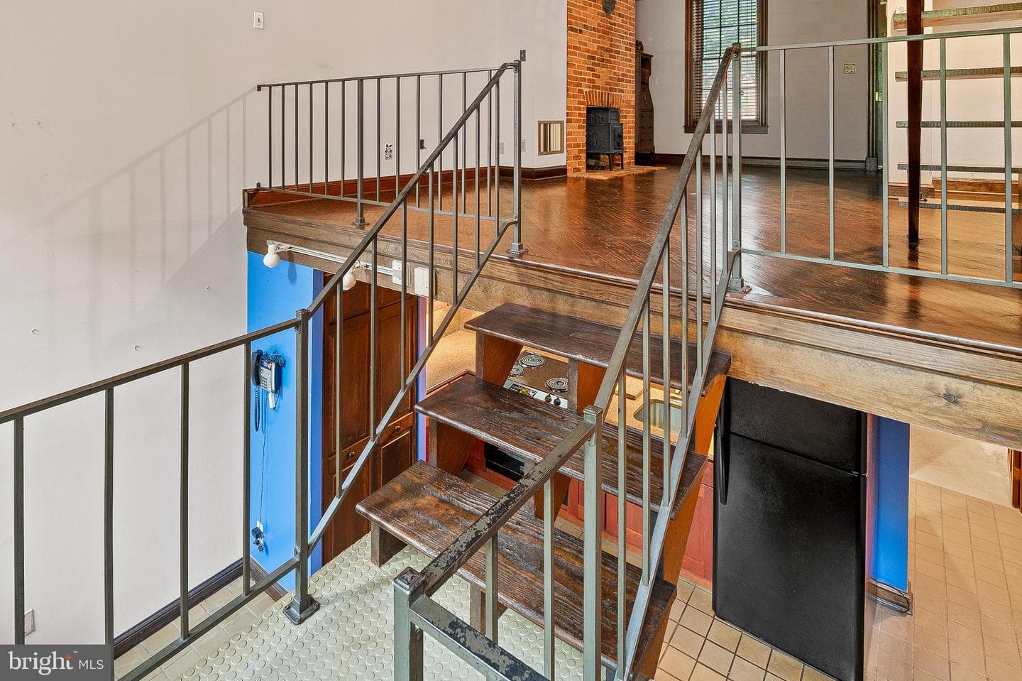 135 W Hill Street photo 8