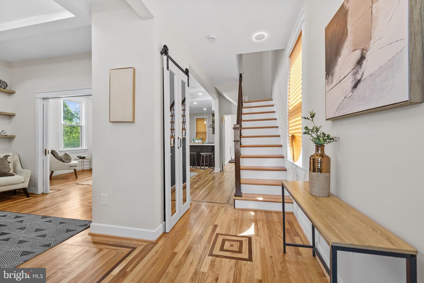 529 Rossiter Avenue photo 4