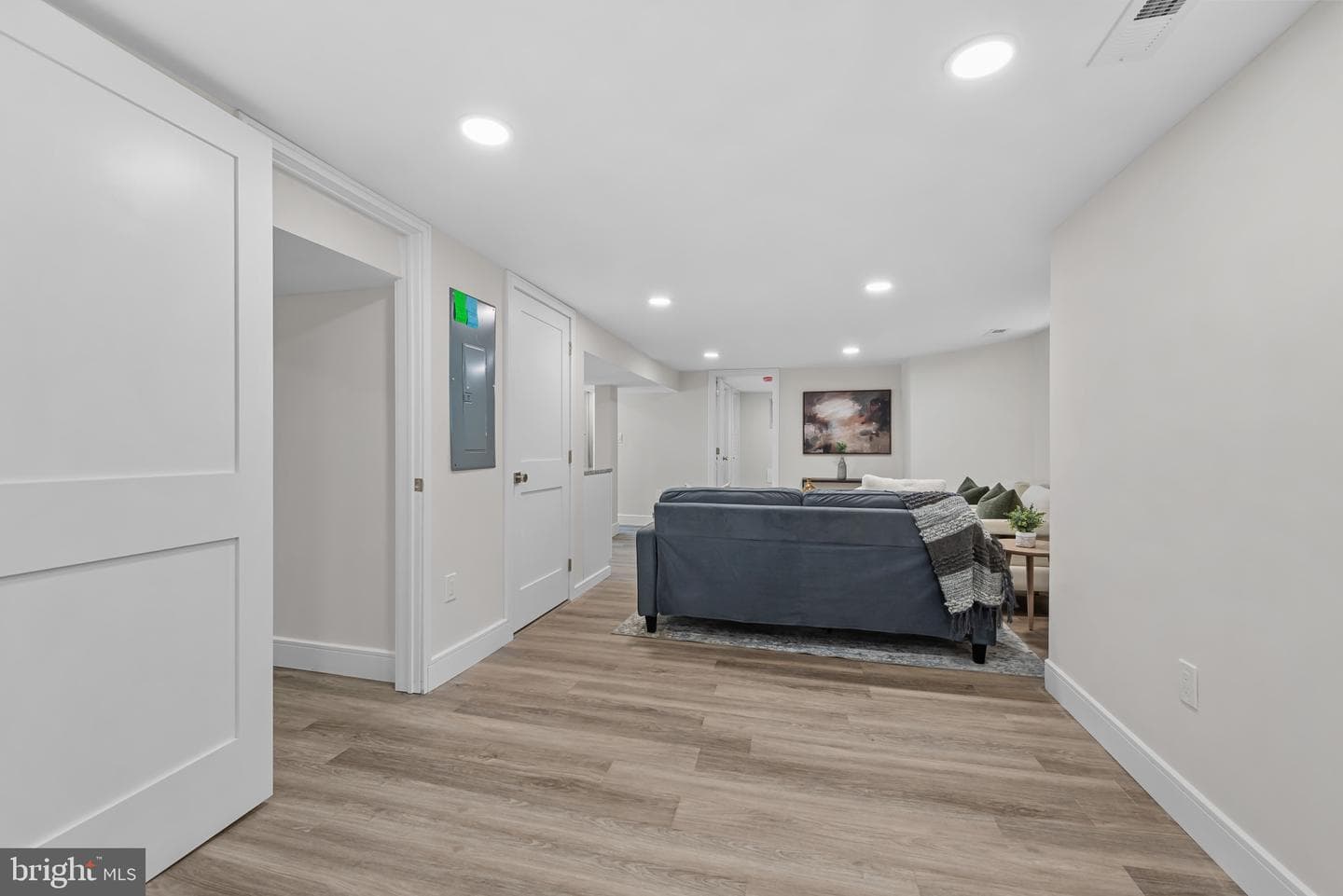 529 Rossiter Avenue photo 41