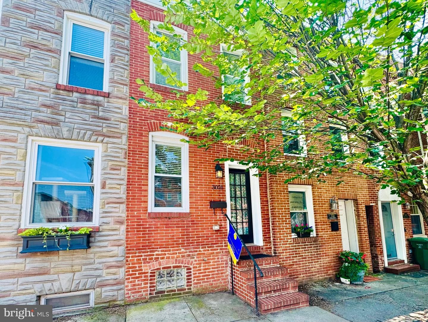 3021 Hudson Street photo 1