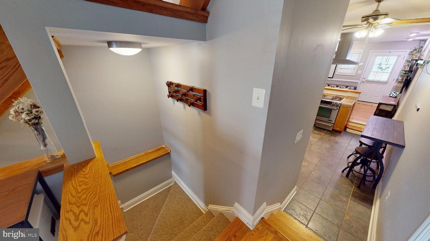 3021 Hudson Street photo 12