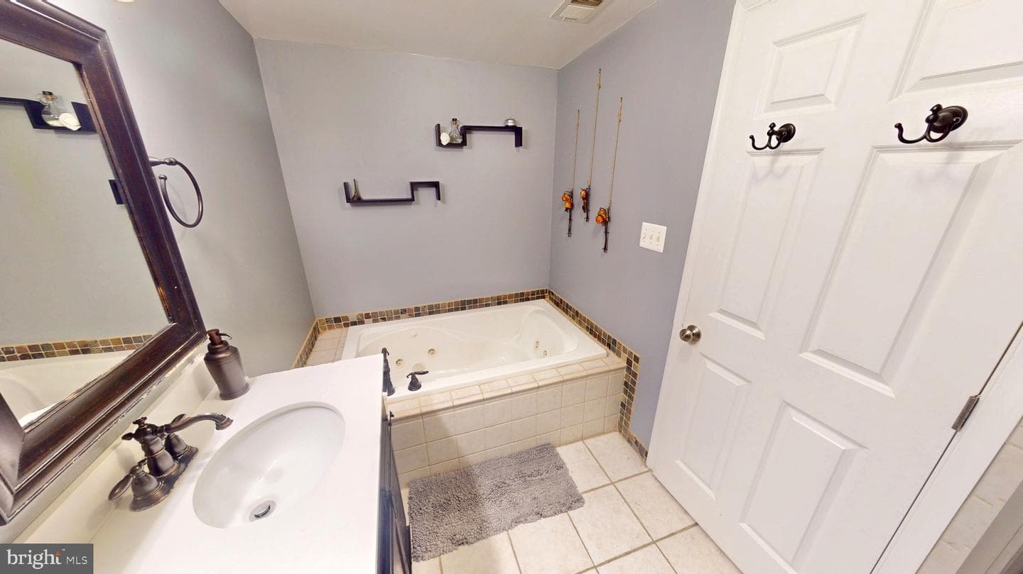 3021 Hudson Street photo 19