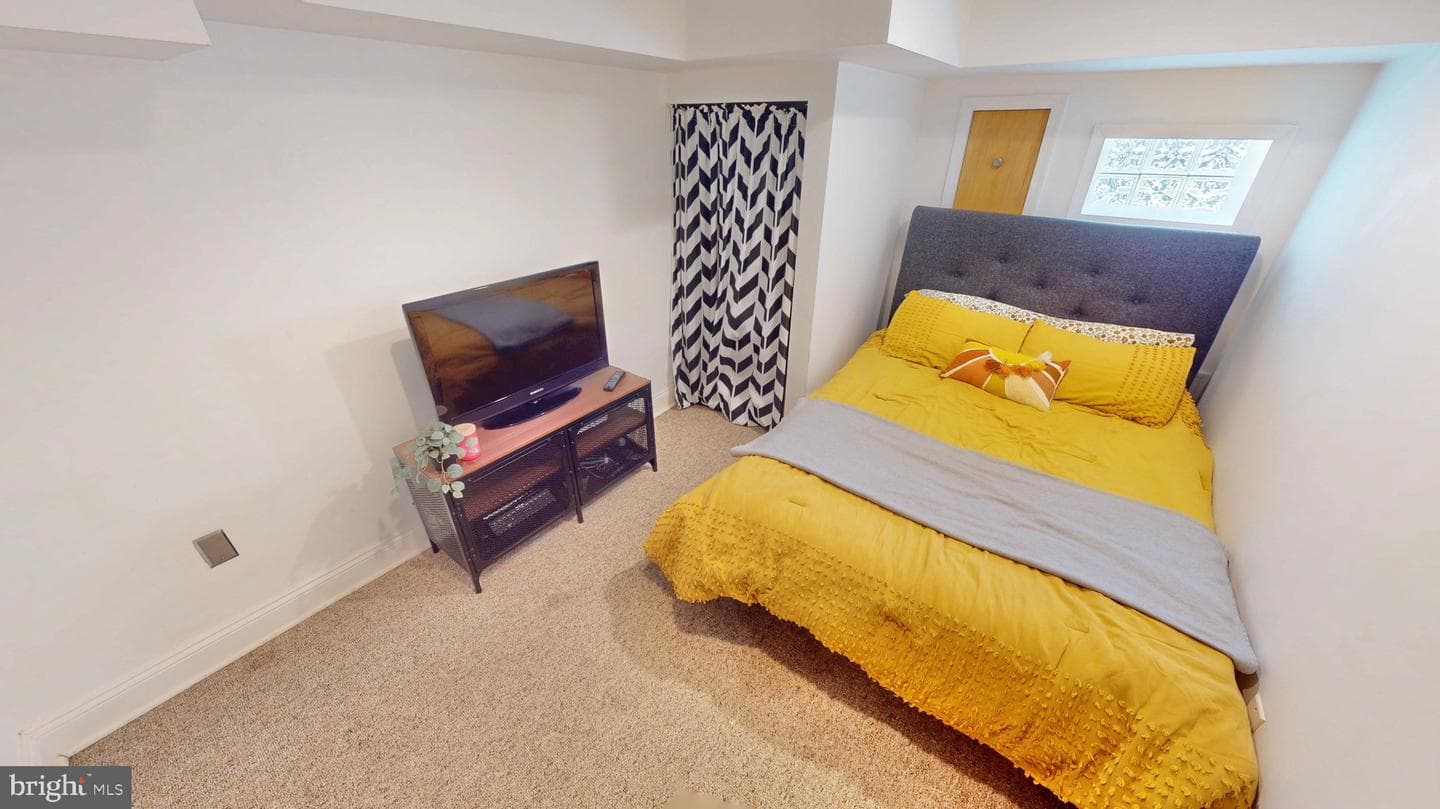 3021 Hudson Street photo 29