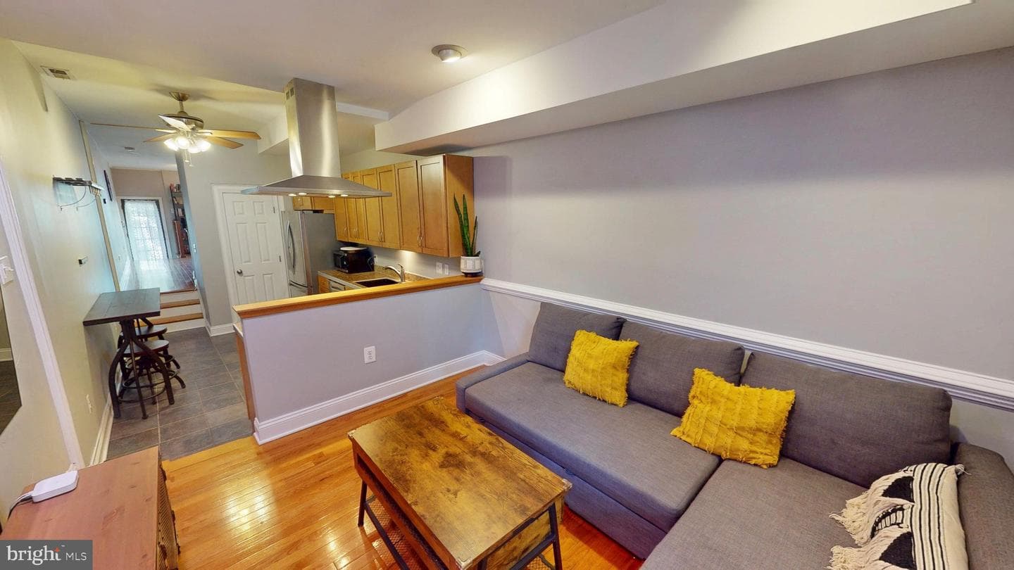 3021 Hudson Street photo 4