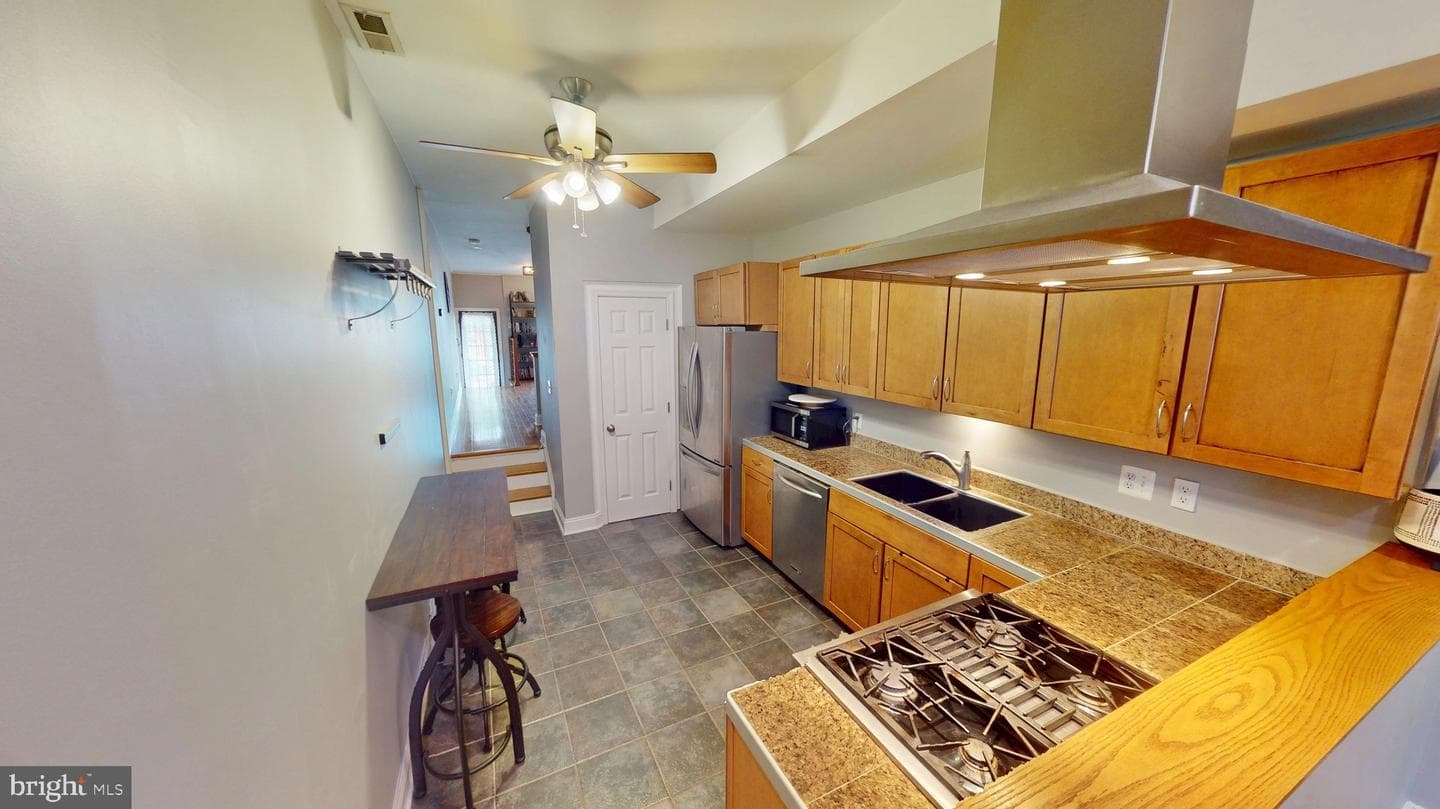 3021 Hudson Street photo 7