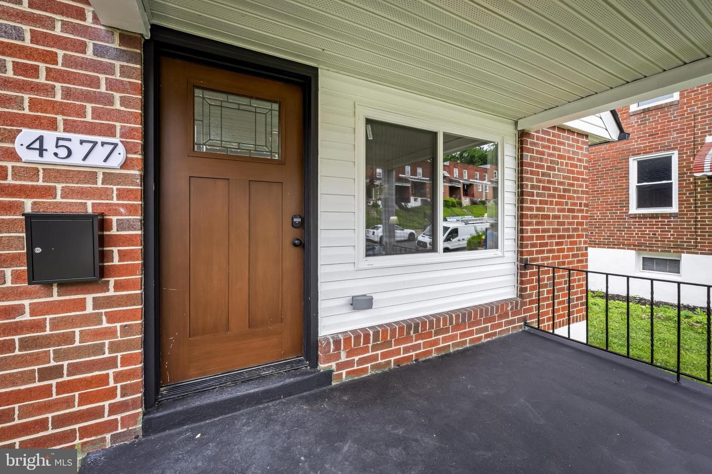 4577 Derby Manor Drive photo 4
