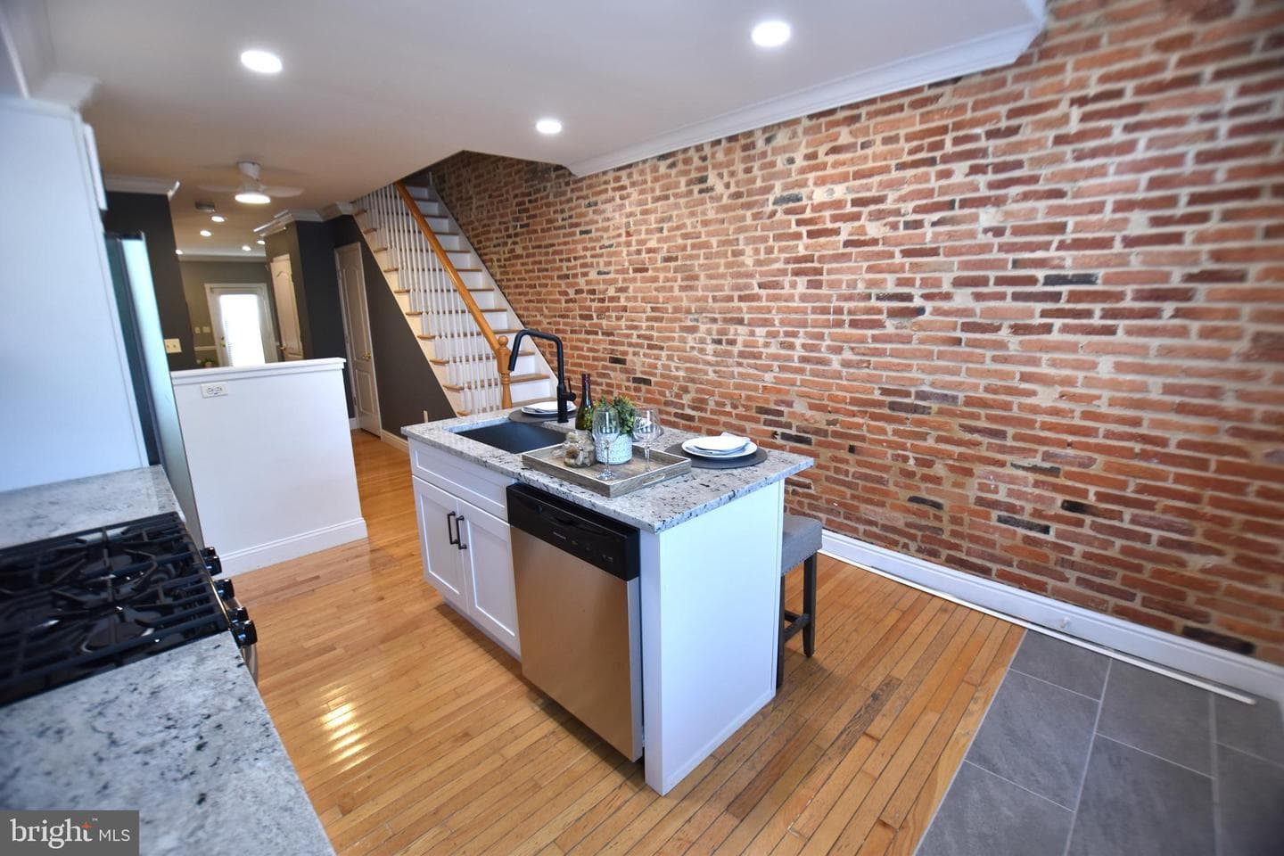 2902 Hudson Street photo 9