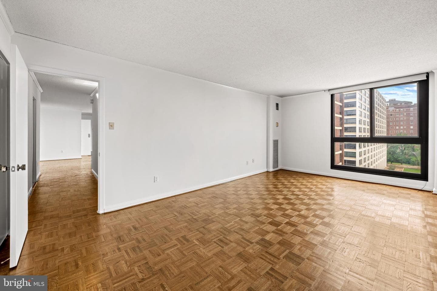 4100 N Charles Street N #803 photo 17