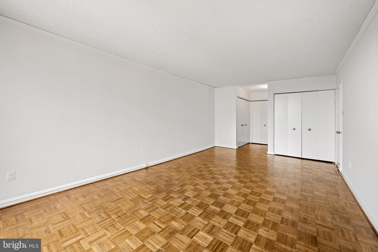 4100 N Charles Street N #803 photo 18