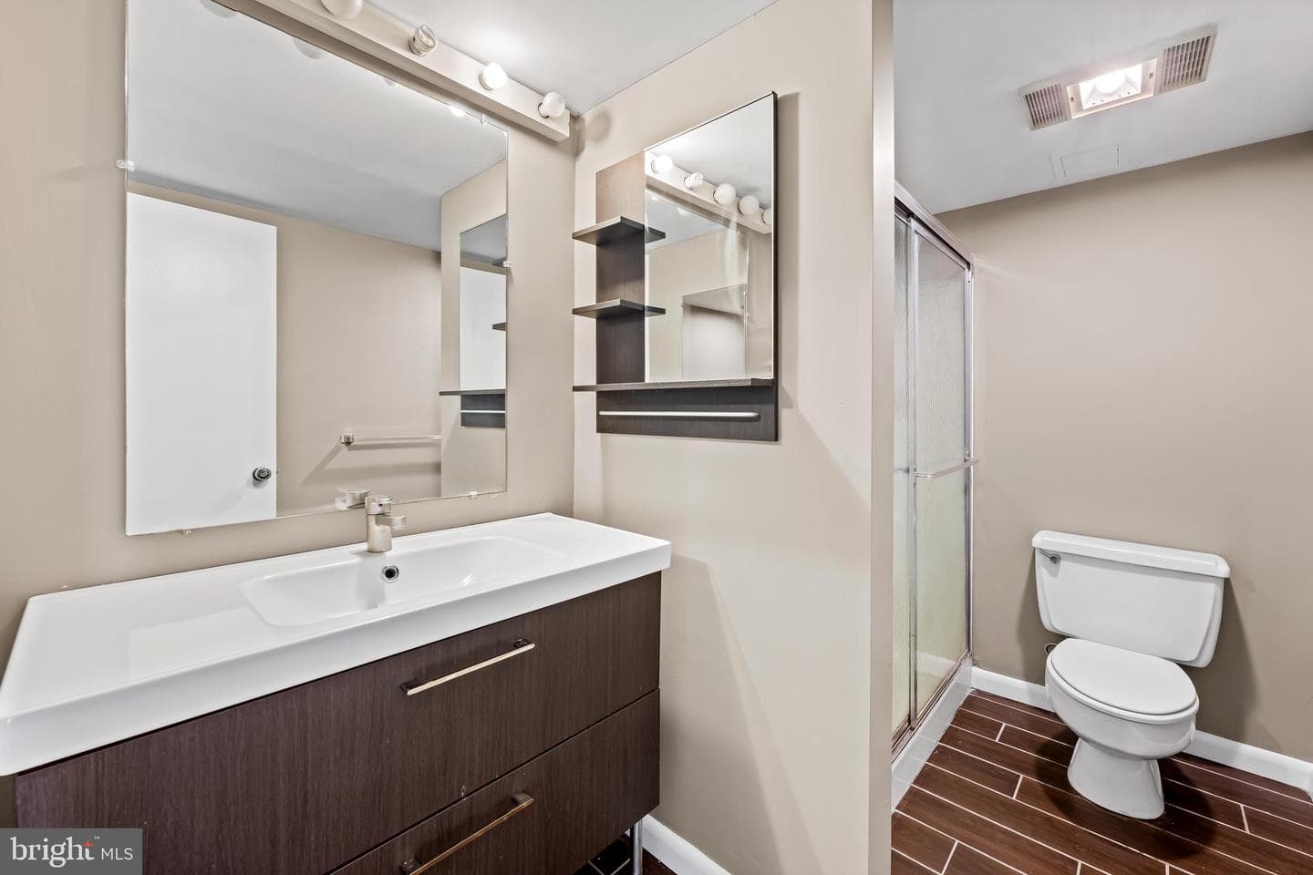 4100 N Charles Street N #803 photo 19
