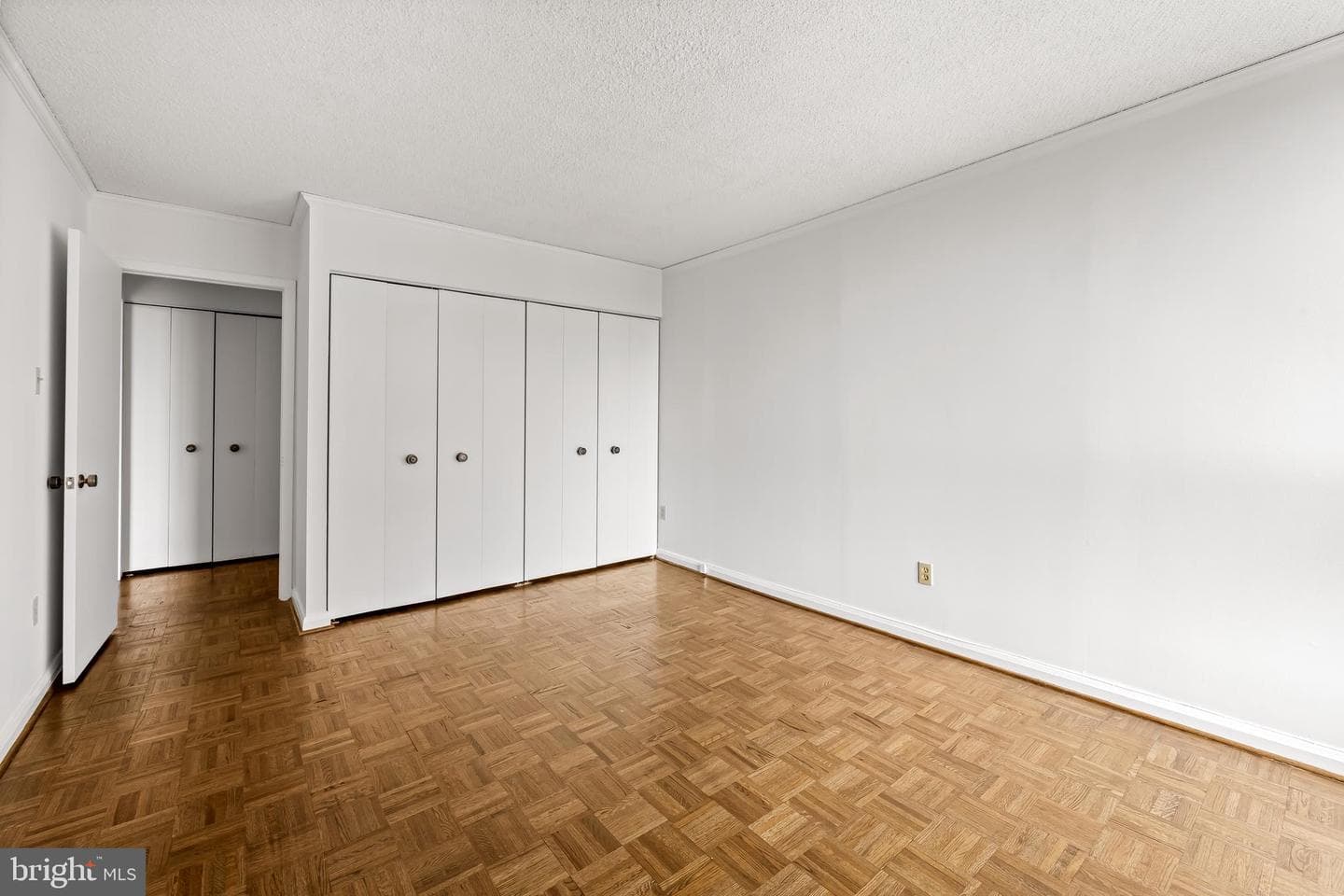 4100 N Charles Street N #803 photo 24