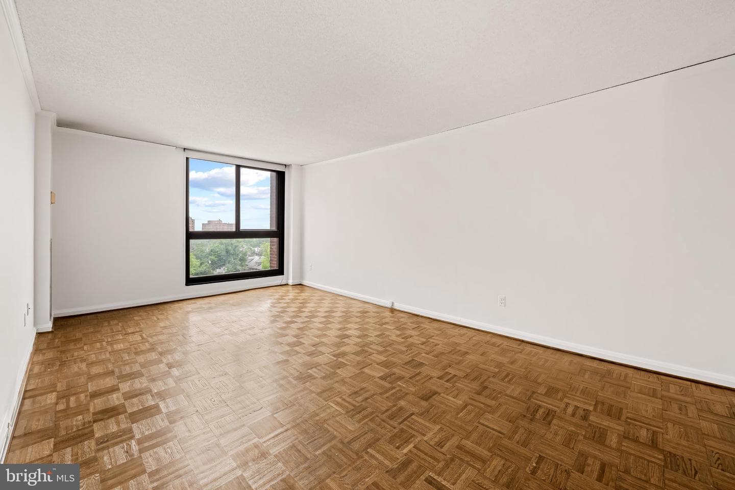4100 N Charles Street N #803 photo 25