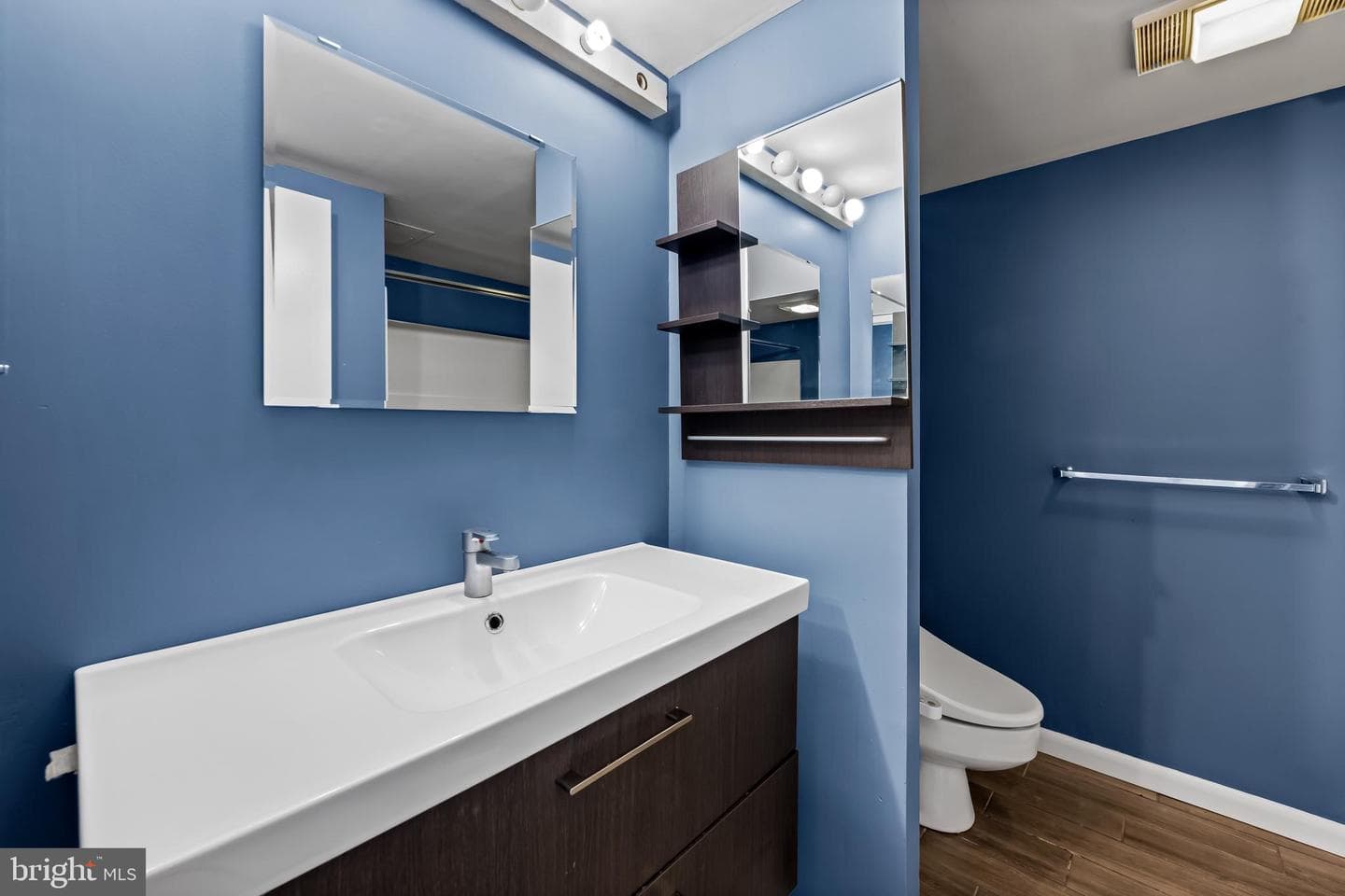 4100 N Charles Street N #803 photo 26