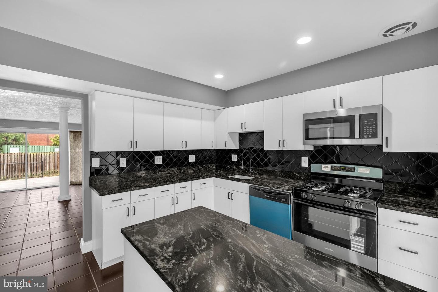 7380 Park Heights Avenue photo 17