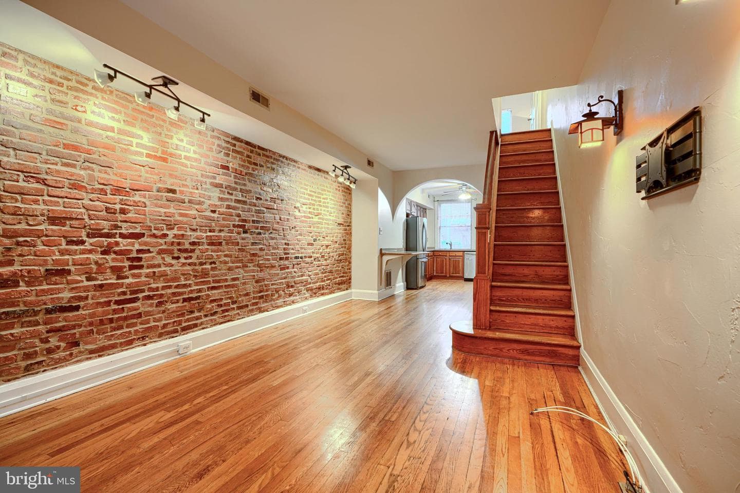 511 S Belnord Avenue photo 3