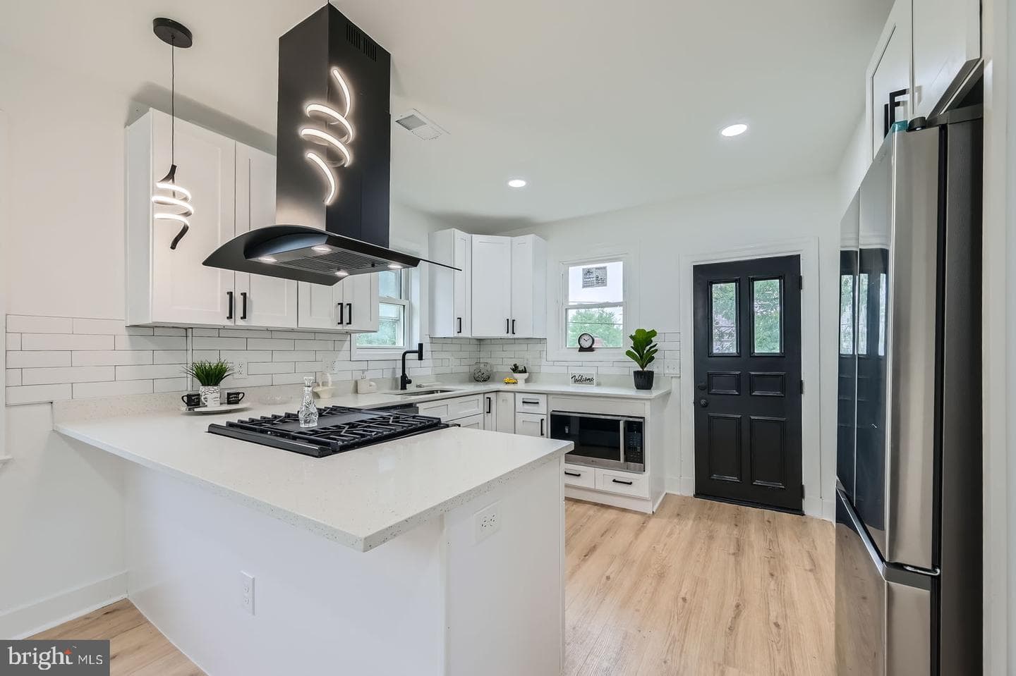3814 Cedardale Road photo 11