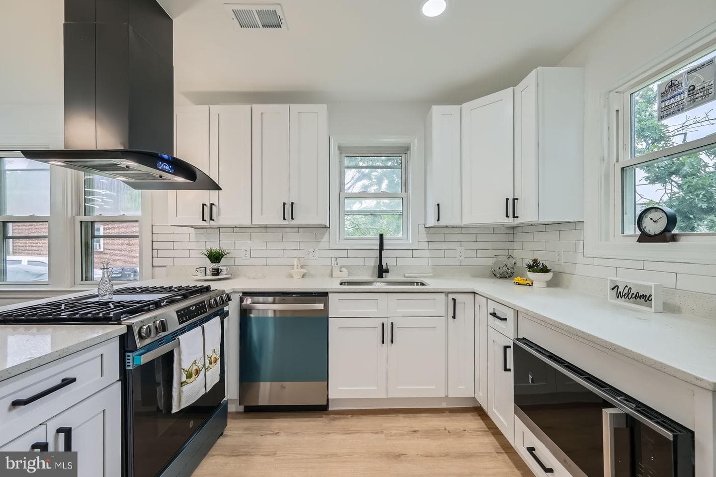 3814 Cedardale Road photo 12